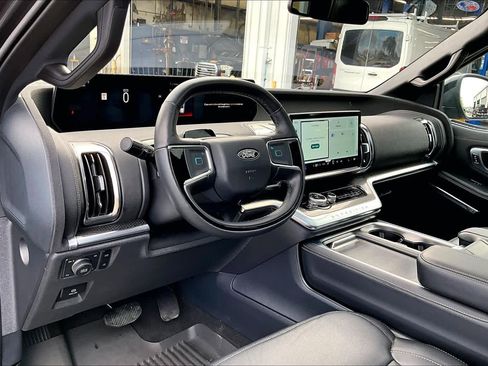 Used 2025 Ford Expedition Platinum w/ Stealth Appearance Package image 18