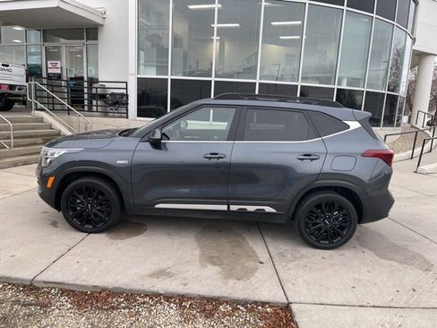 Used 2022 Kia Seltos Nightfall Edition image 4