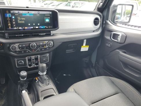 New 2025 Jeep Gladiator Sport image 12