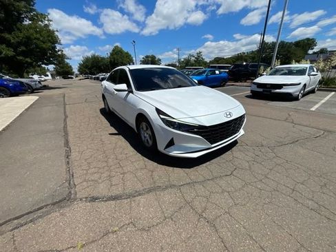 Used 2021 Hyundai Elantra SE FWD image 28