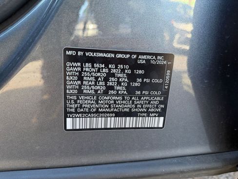 Used 2025 Volkswagen Atlas Cross Sport SE image 30