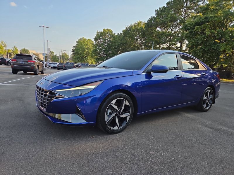 Used 2022 Hyundai Elantra Limited w/ Cargo Package image 1