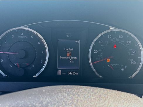 Used 2017 Toyota Camry SE FWD image 11