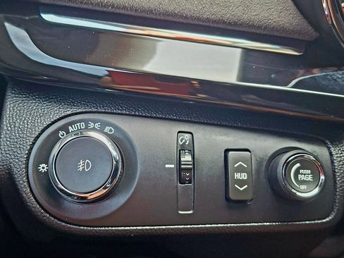 Used 2015 Chevrolet SS image 25