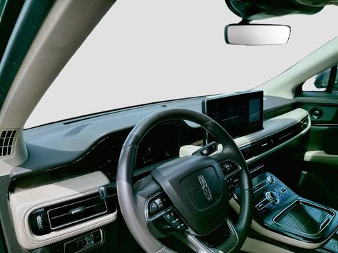 Used 2021 Lincoln Nautilus Reserve FWD image 11