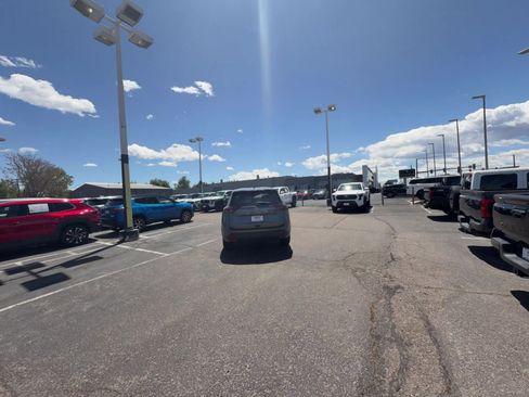 Used 2025 Nissan Rogue SV AWD/4WD image 16