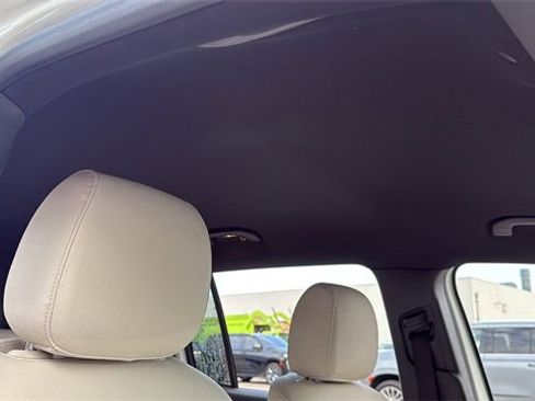 Used 2025 Mercedes-Benz GLB 250 GLB 250 image 16