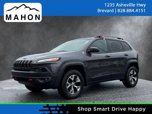 Used 2017 Jeep Cherokee Trailhawk w/ Cold Weather Group AWD/4WD image 1