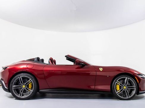 Certified 2025 Ferrari Roma Spider RWD image 4