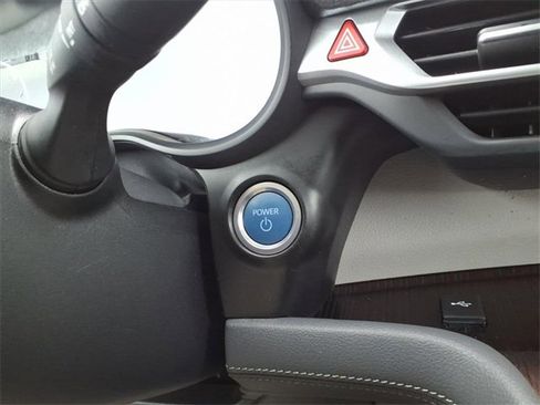 Certified 2021 Toyota Sienna XLE image 25