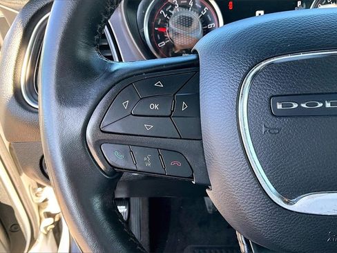 Used 2016 Dodge Challenger SXT image 10