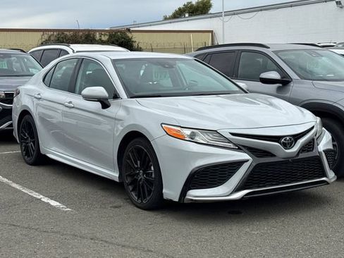 Used 2024 Toyota Camry XSE FWD image 2