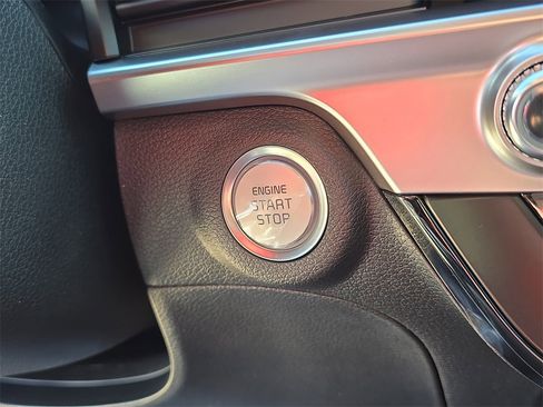 New 2025 Kia Telluride S image 28