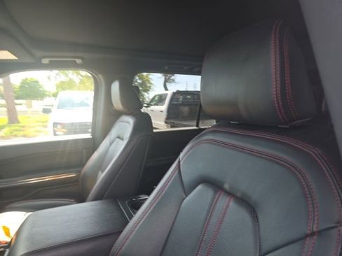 Used 2022 Ford Expedition Limited AWD/4WD image 9