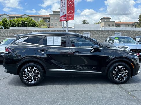 Used 2023 Kia Sportage EX AWD/4WD image 9