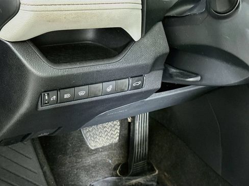Used 2023 Toyota RAV4 XLE Premium AWD/4WD image 21