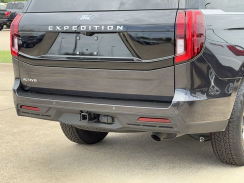 New 2026 Ford Expedition Active RWD image 7