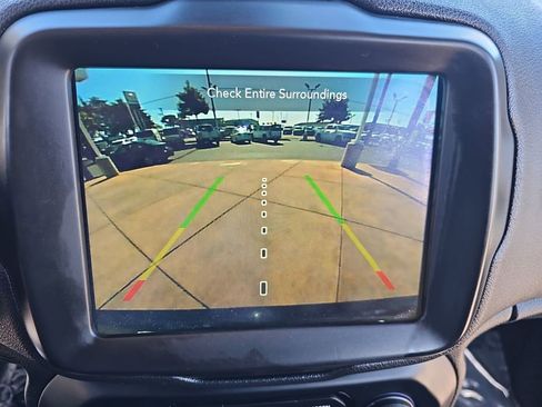 Used 2022 Jeep Renegade Latitude AWD/4WD image 22