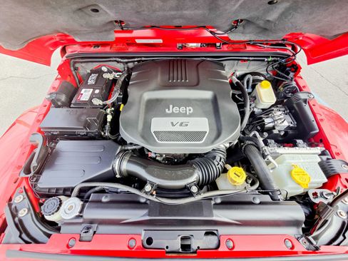 Used 2014 Jeep Wrangler Unlimited Sahara w/ Max Tow Package image 35