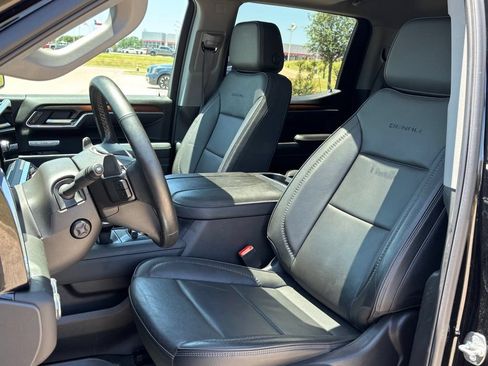 Used 2025 GMC Sierra 1500 Denali w/ Denali Reserve Package AWD/4WD image 12