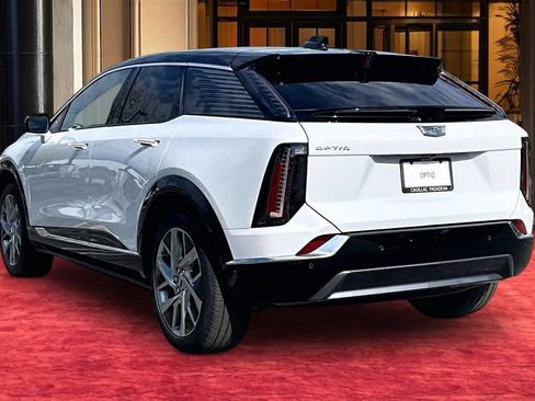 New 2027 Cadillac Optiq Luxury RWD image 4