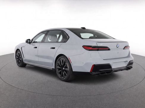 Used 2023 BMW 760i xDrive AWD/4WD image 3
