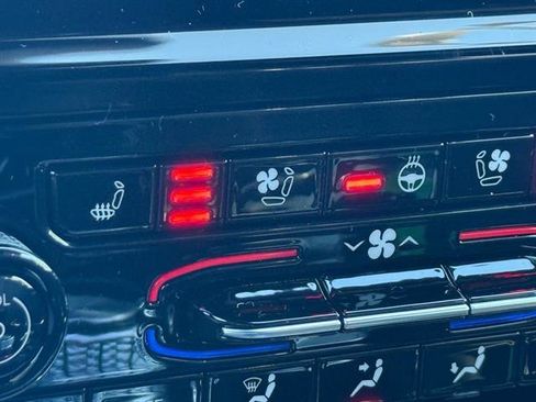 New 2025 Jeep Grand Cherokee L Overland w/ Luxury Tech Group IV image 8