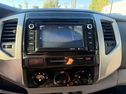 Used 2015 Toyota Tacoma PreRunner w/ SR5 Package image 32