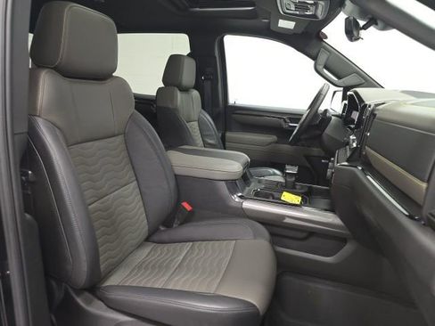 Certified 2025 Chevrolet Silverado 1500 ZR2 w/ Technology Package image 30