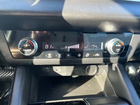 Used 2022 Mitsubishi Outlander ES image 23