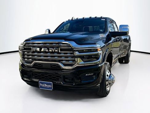 Used 2025 RAM 3500 Limited image 4