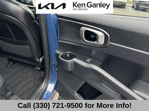 Certified 2025 Kia Sorento S w/ Panoramic Sunroof Package image 57
