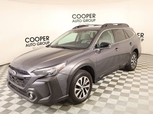 Used 2023 Subaru Outback Premium AWD/4WD image 10