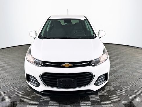 Used 2022 Chevrolet Trax LS w/ Tint and Cruise Package AWD/4WD image 2
