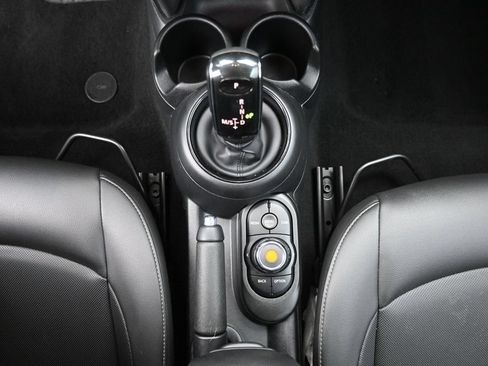 Used 2020 MINI Cooper 2-Door Hardtop FWD image 18