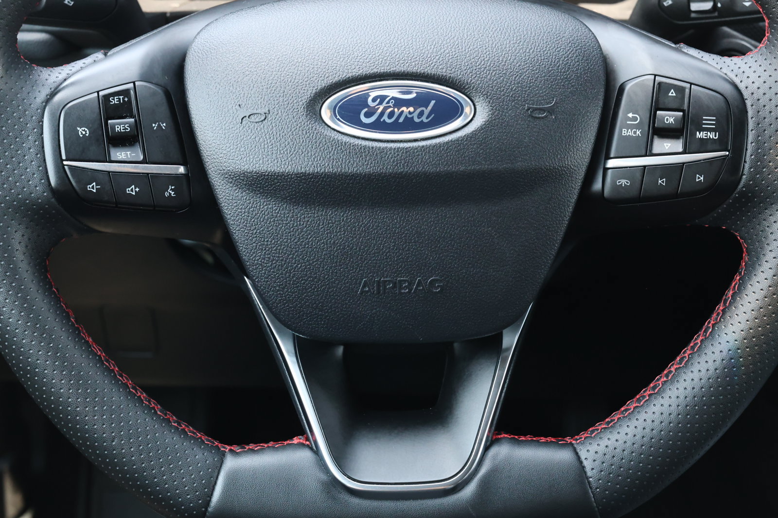 Used 2025 Ford Escape ST-Line Select AWD/4WD image 17