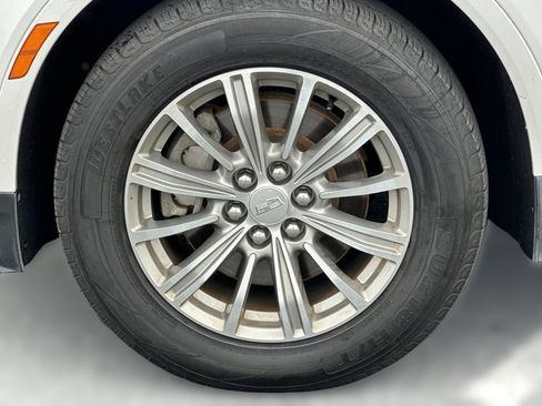 Used 2018 Cadillac XT5 Luxury w/ Driver Awareness Package image 12