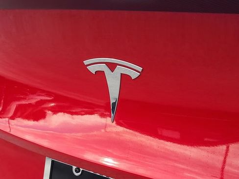 Used 2022 Tesla Model Y Performance AWD/4WD image 9