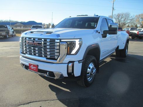 Certified 2024 GMC Sierra 3500 Denali w/ Denali Reserve Package image 10