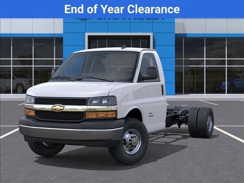 New 2025 Chevrolet Express 4500 w/ Power Convenience Package image 6