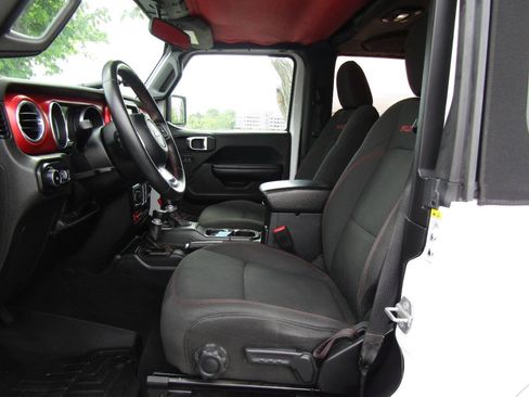 Used 2018 Jeep Wrangler Rubicon w/ Cold Weather Group AWD/4WD image 11