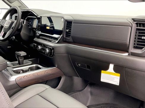 New 2026 GMC Sierra 1500 SLT w/ SLT Premium Package image 6