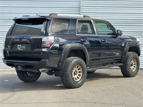 Used 2019 Toyota 4Runner SR5 Premium image 10