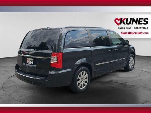 Used 2012 Chrysler Town & Country Touring w/ Entertainment Group #1 FWD image 9