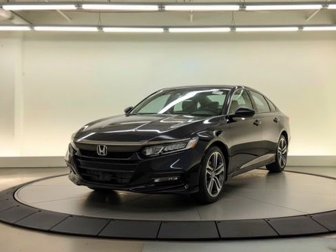 Used 2019 Honda Accord Sport image 2