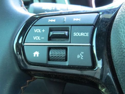 Used 2025 Honda Pilot Sport image 13