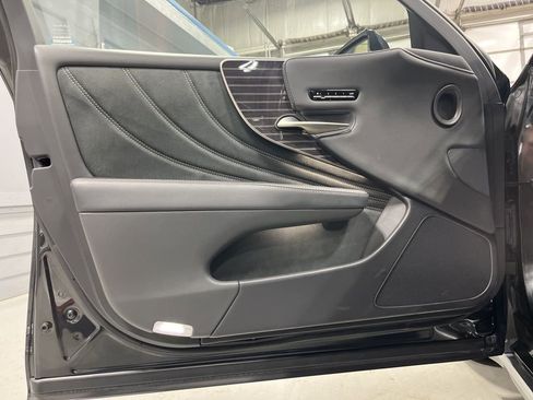 Used 2019 Lexus LS 500 AWD w/ Accessory Package (Z1) image 13