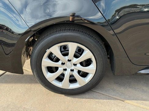 Certified 2025 Toyota Corolla LE image 7