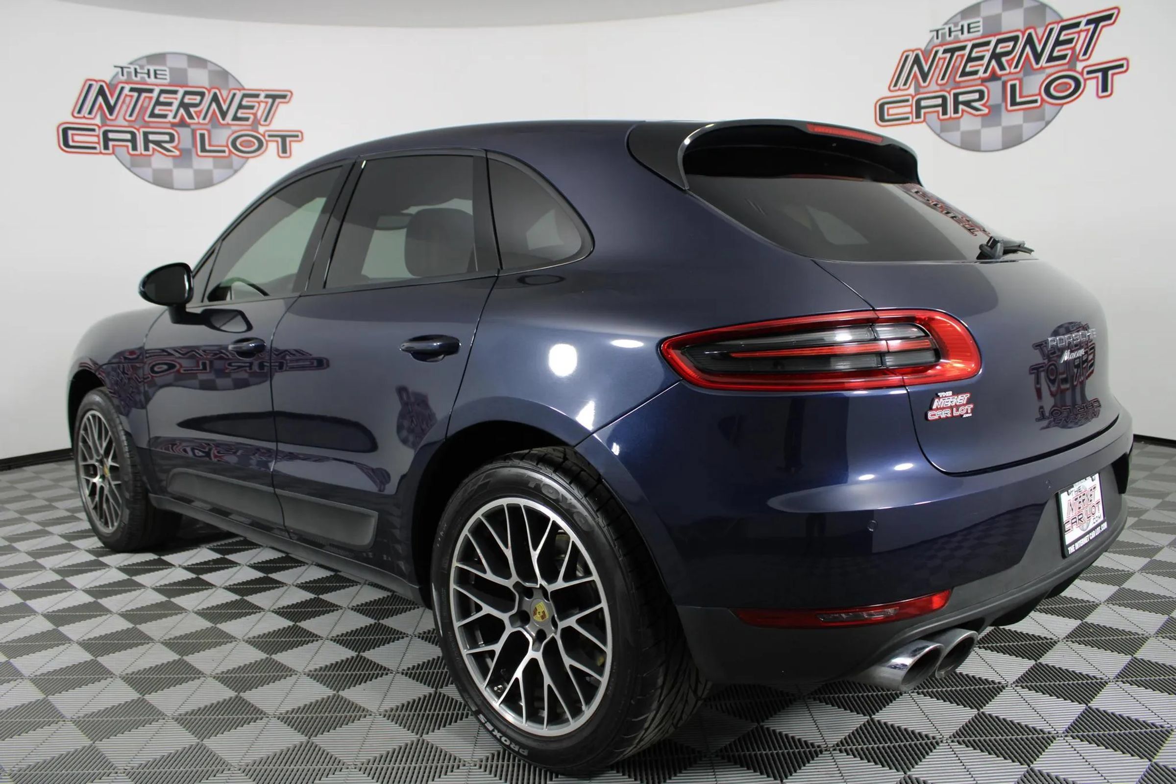 Used 2018 Porsche Macan Sport Edition AWD/4WD image 5