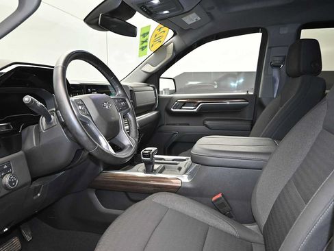 Used 2024 Chevrolet Silverado 1500 LT Trail Boss w/ LPO, Dark Essentials Package AWD/4WD image 15